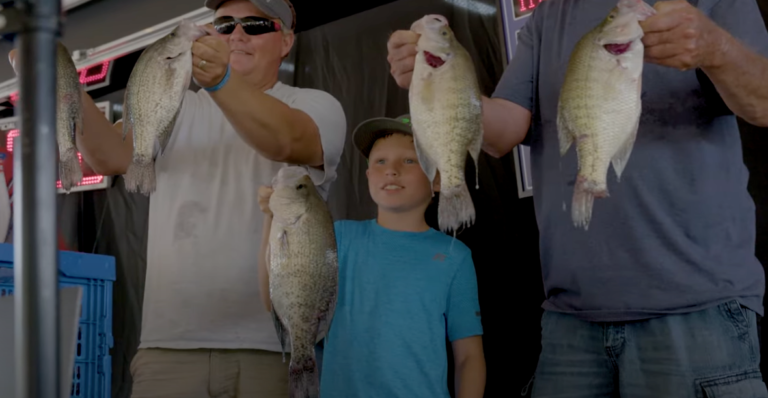 GREEN Light CRAPPIE Fishing- HOW TO!! Season 6 Episode 1: Aaron